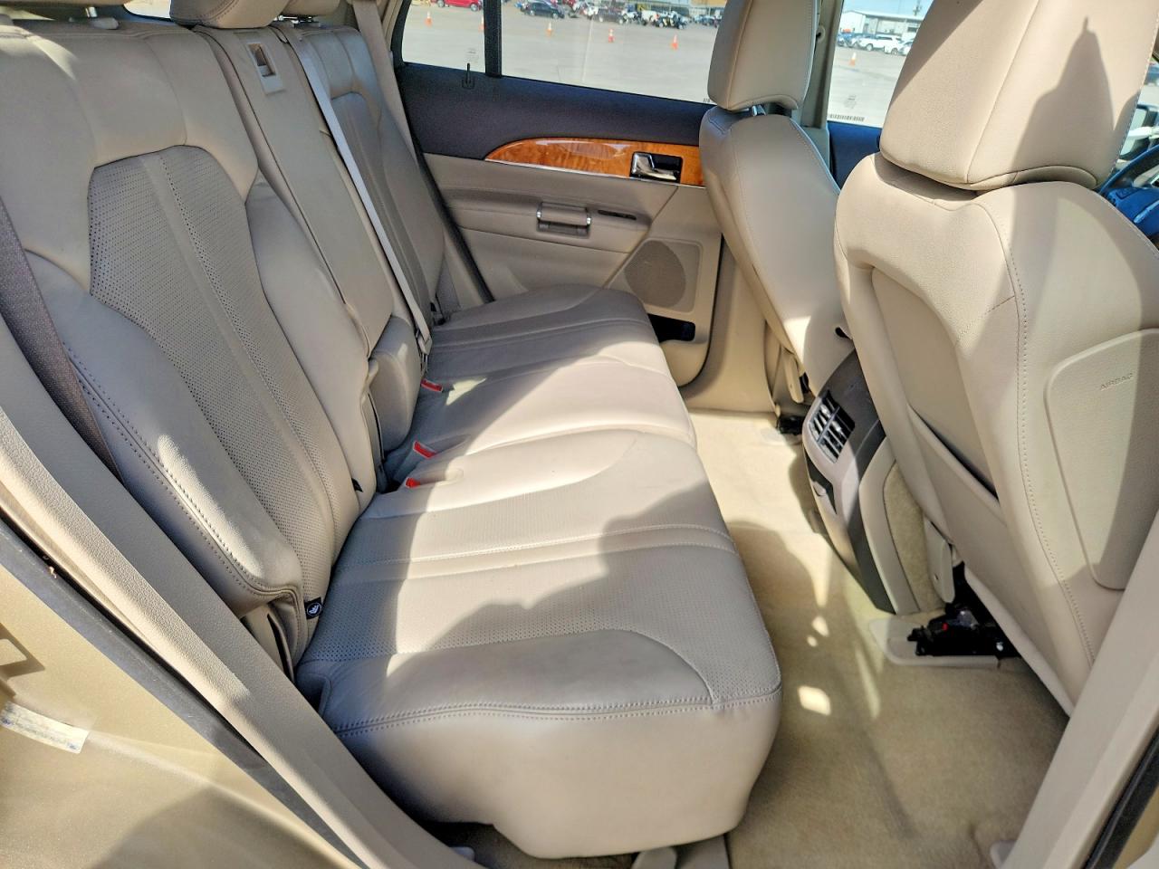 2011 LINCOLN TOWNHOUSE MKX photo 10