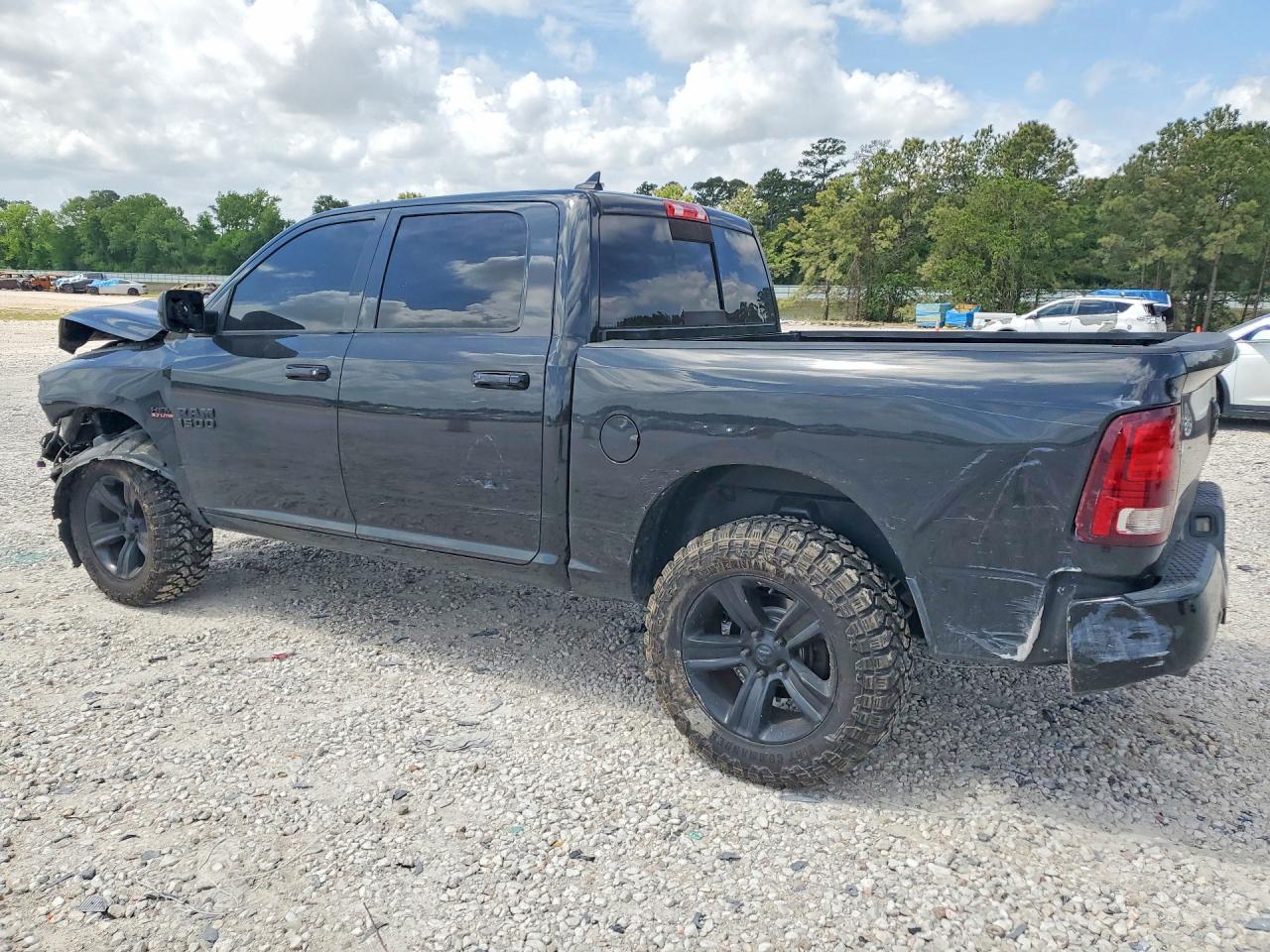 2016 RAM 1500 SPORT photo 2