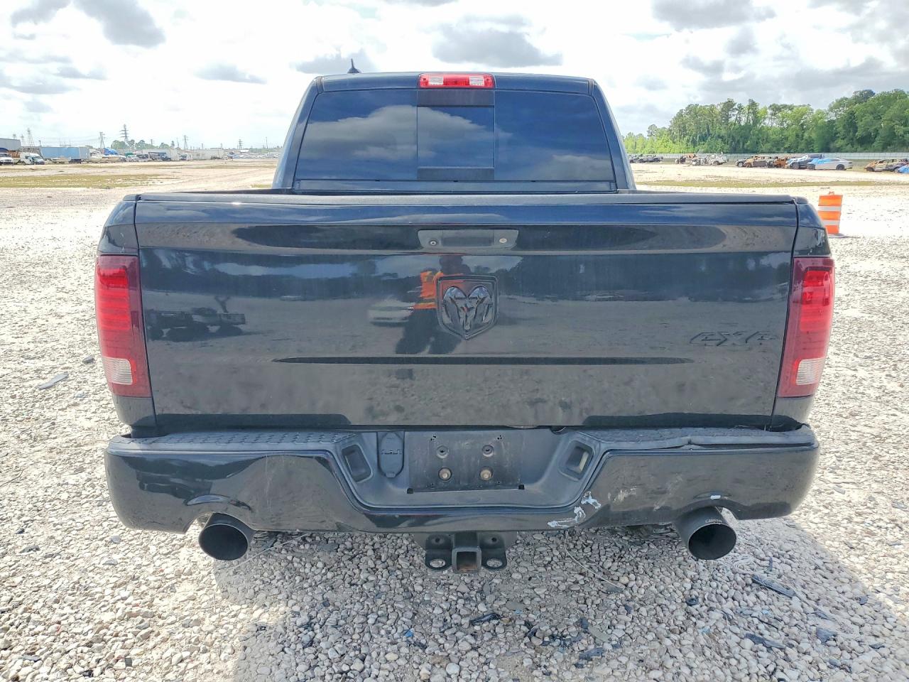 2016 RAM 1500 SPORT photo 6