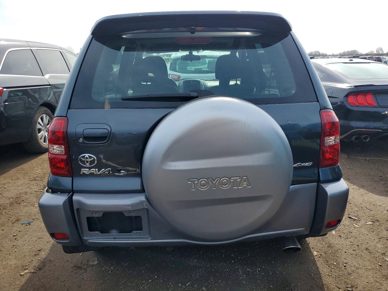 2005 TOYOTA RAV4 BASE photo 16