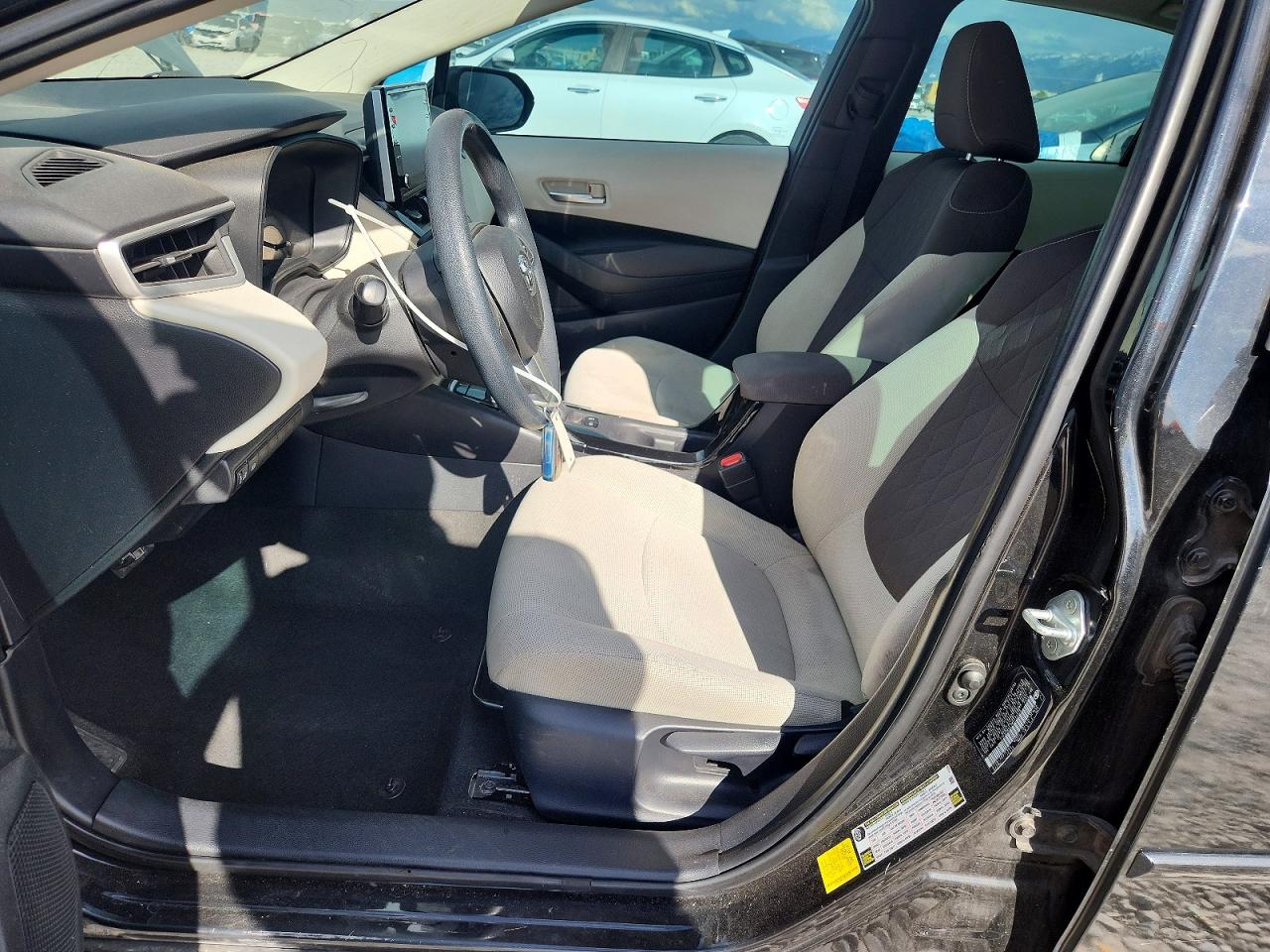 2021 TOYOTA COROLLA LE photo 13