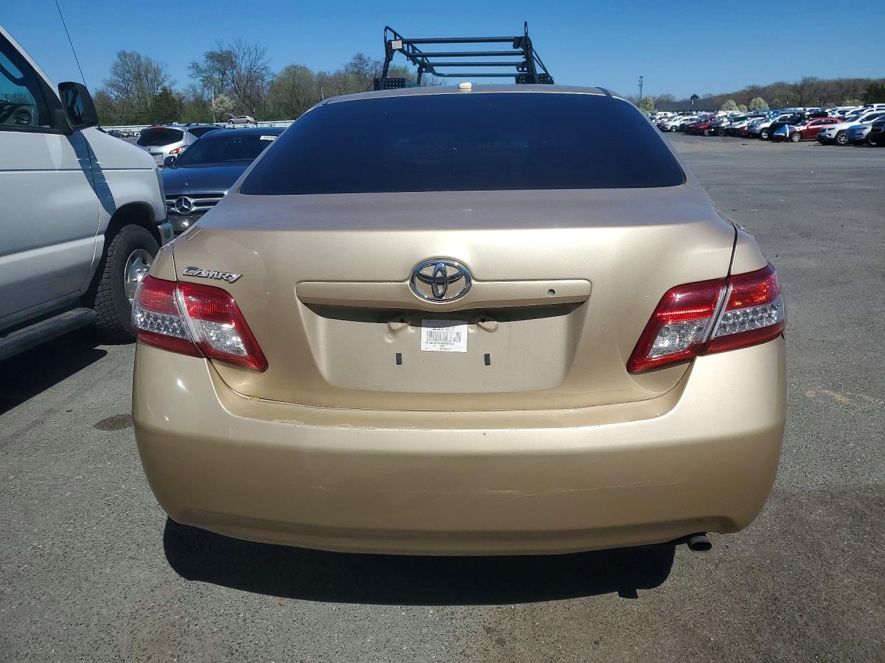 2010 TOYOTA CAMRY BASE photo 11