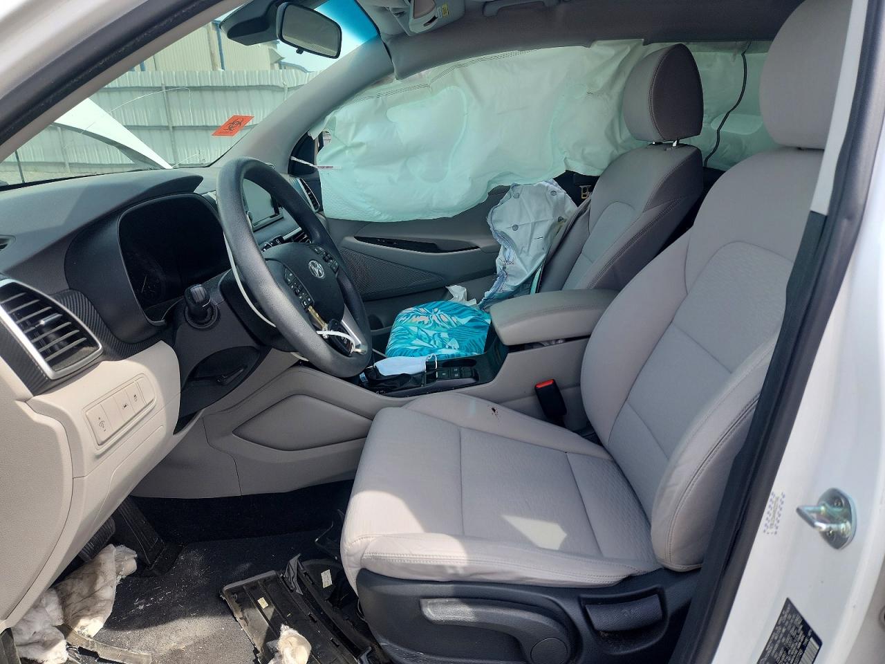 2021 HYUNDAI TUCSON SE photo 19