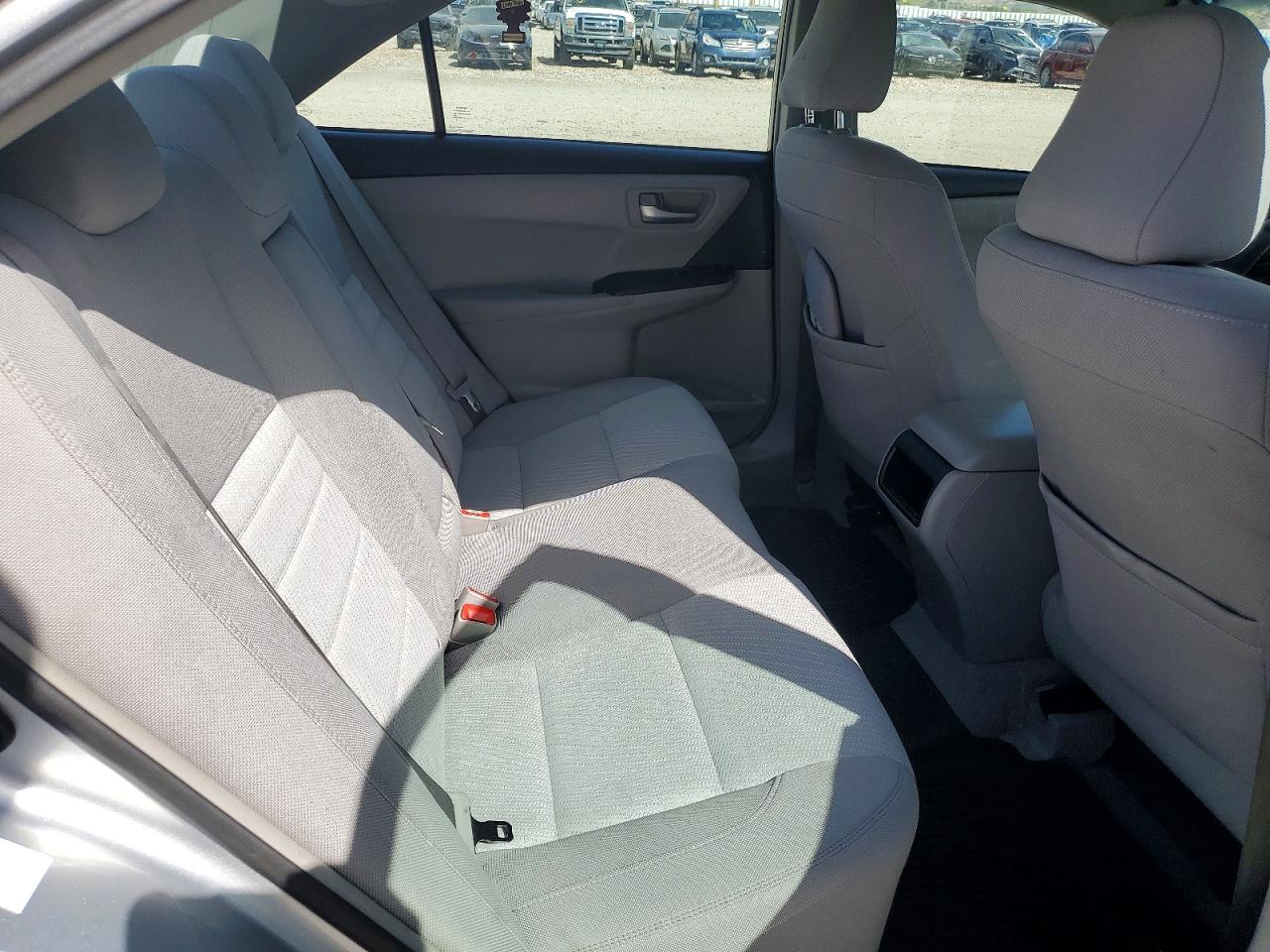 2017 TOYOTA CAMRY LE photo 19