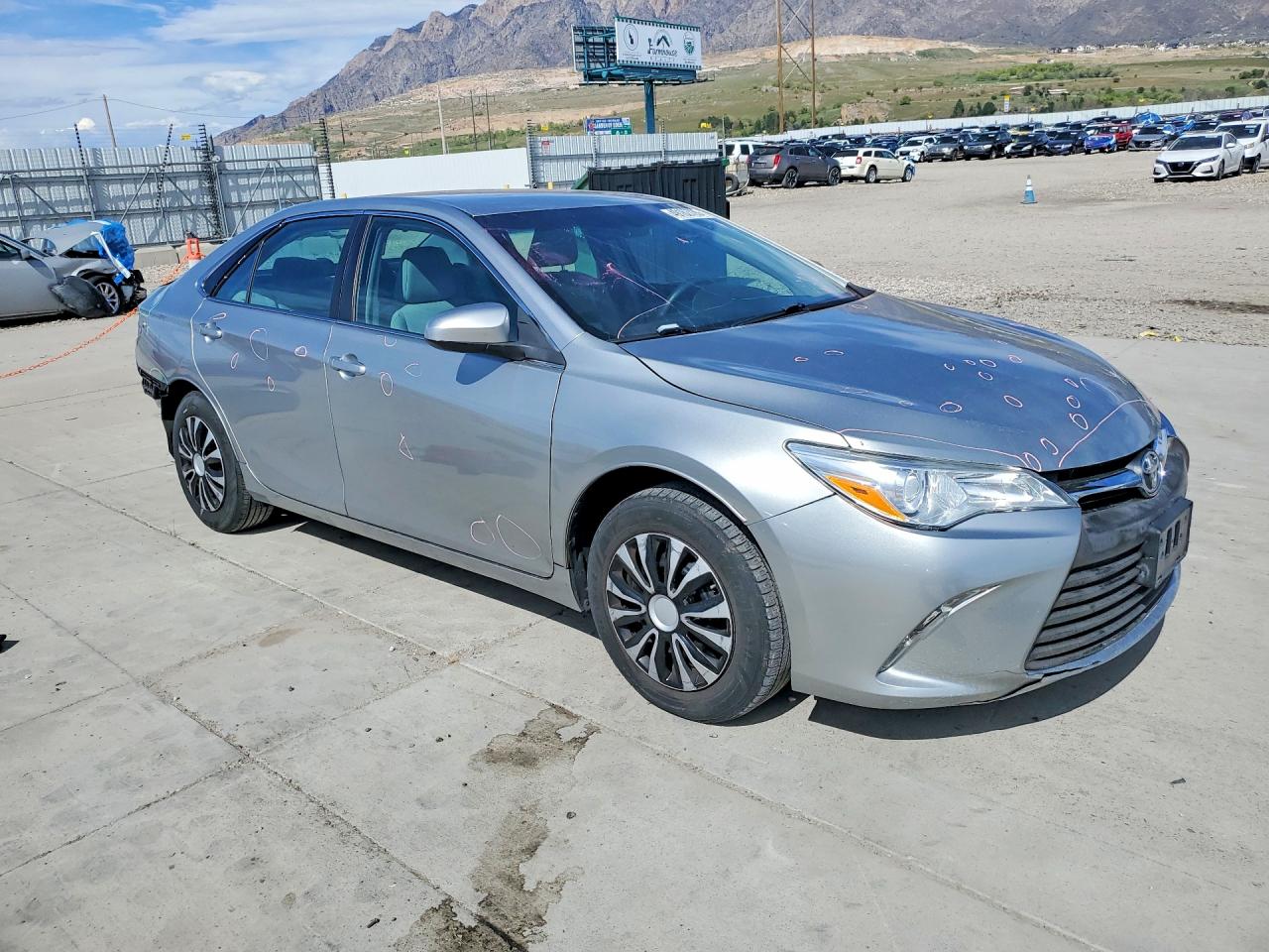 2017 TOYOTA CAMRY LE photo 7