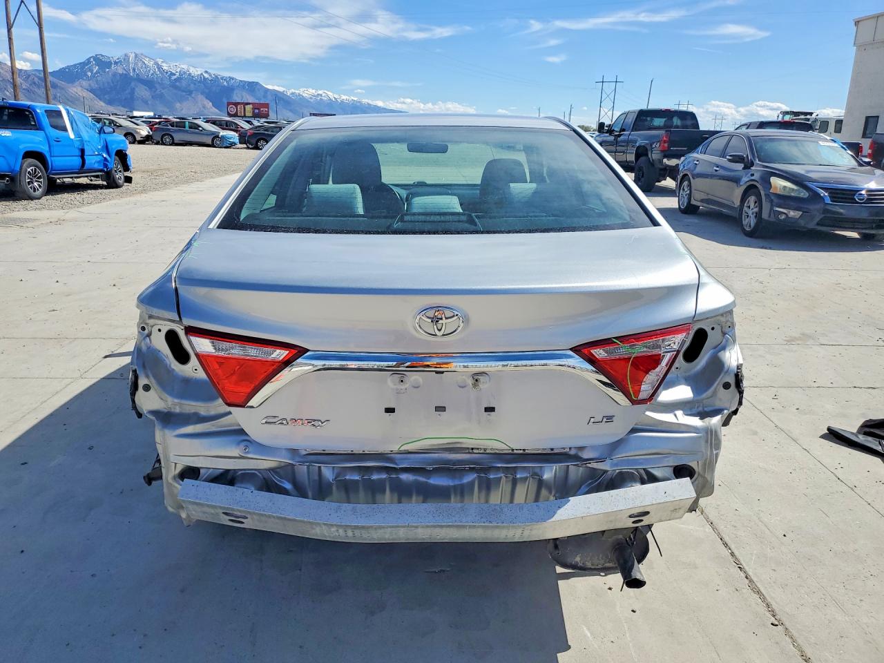 2017 TOYOTA CAMRY LE photo 11