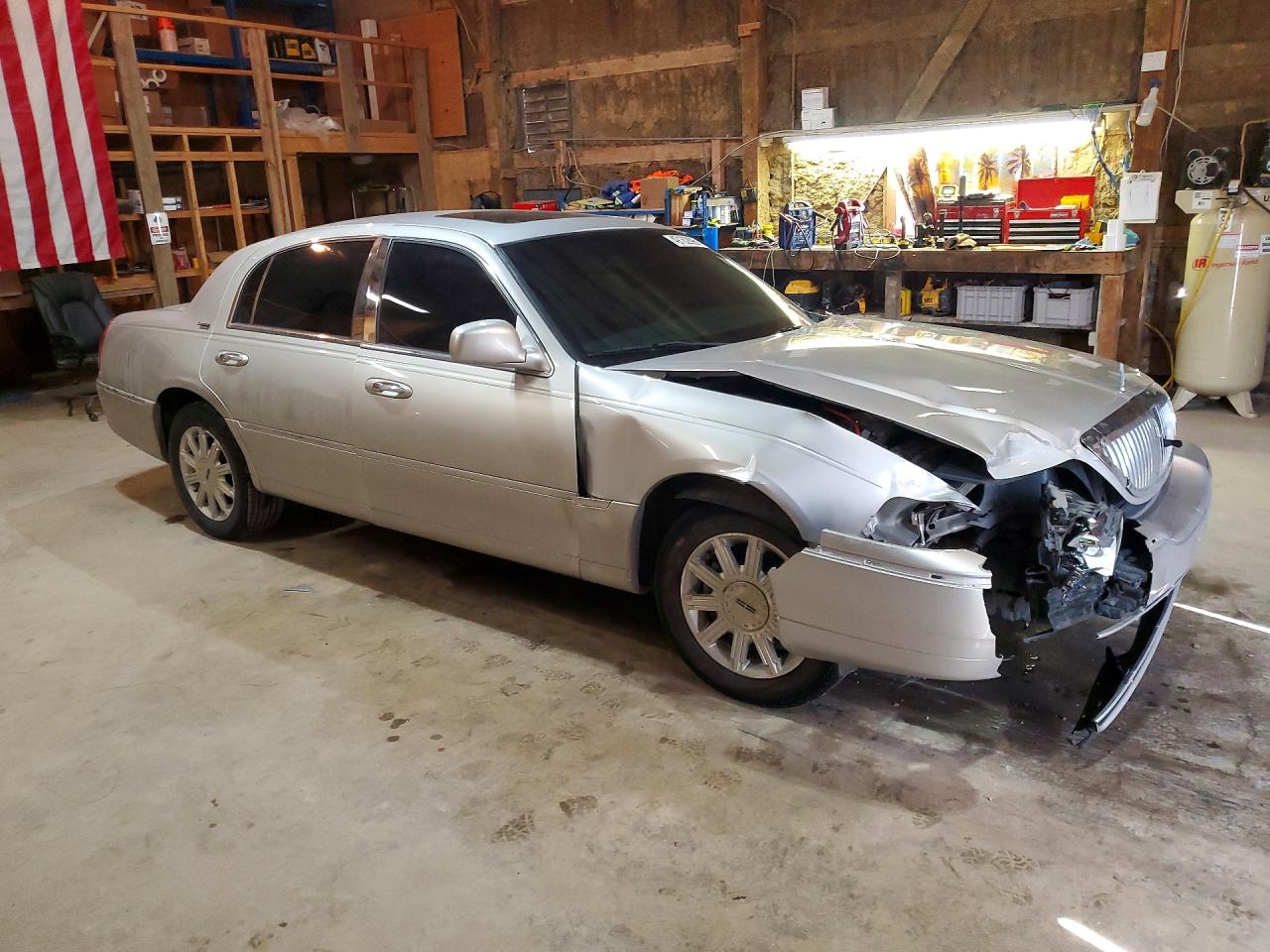 2007 LINCOLN TOWN CAR SIGNATURE LIMITED photo 4