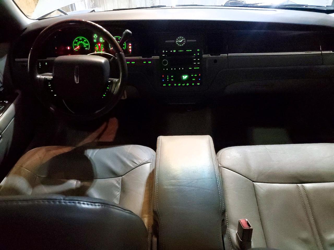 2007 LINCOLN TOWN CAR SIGNATURE LIMITED photo 8