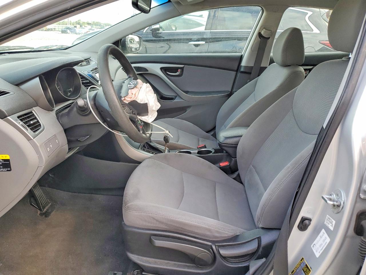 2015 HYUNDAI ELANTRA SE photo 19