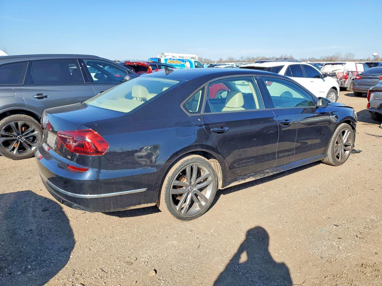 2018 VOLKSWAGEN PASSAT S photo 7