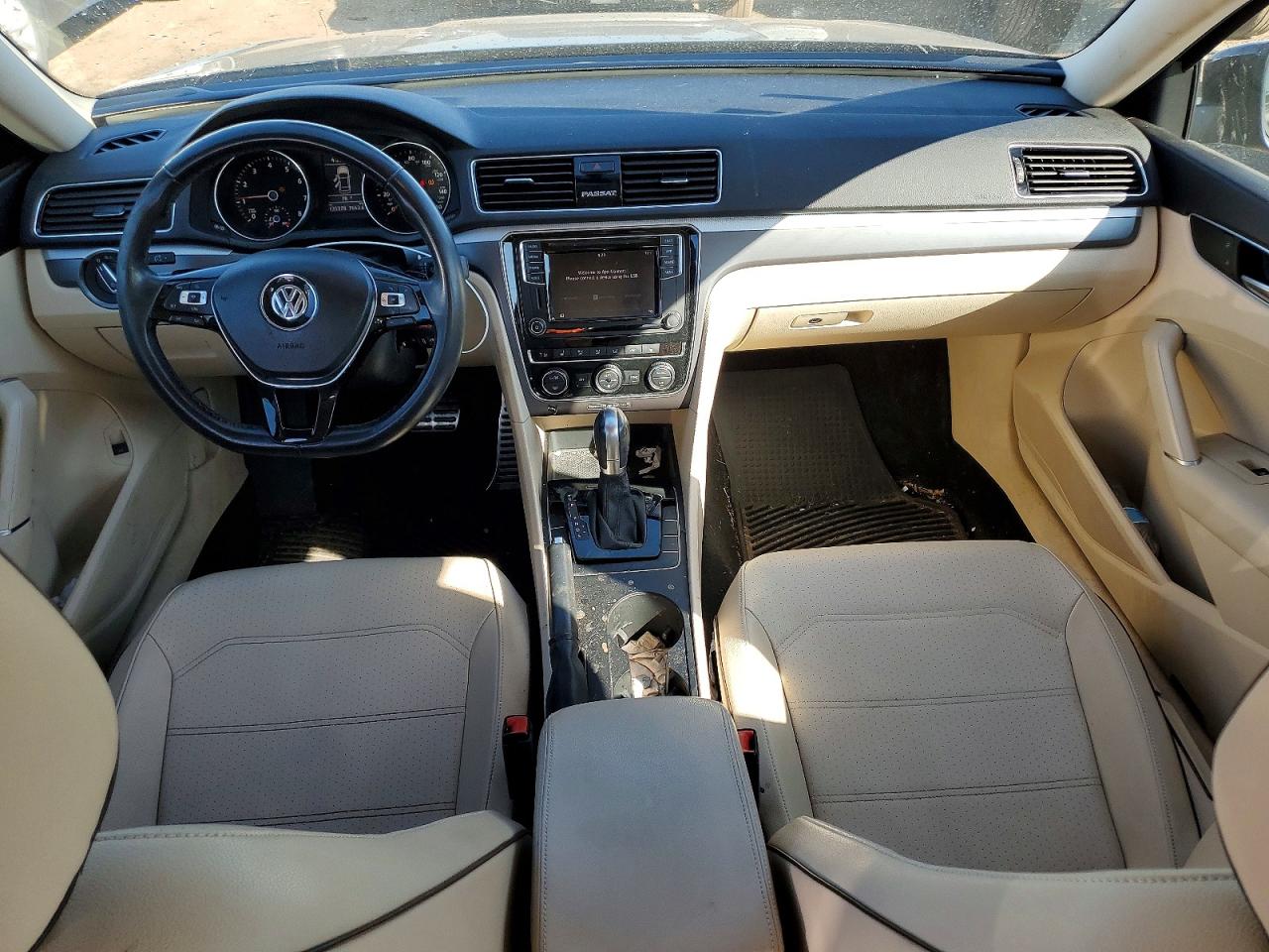 2018 VOLKSWAGEN PASSAT S photo 22