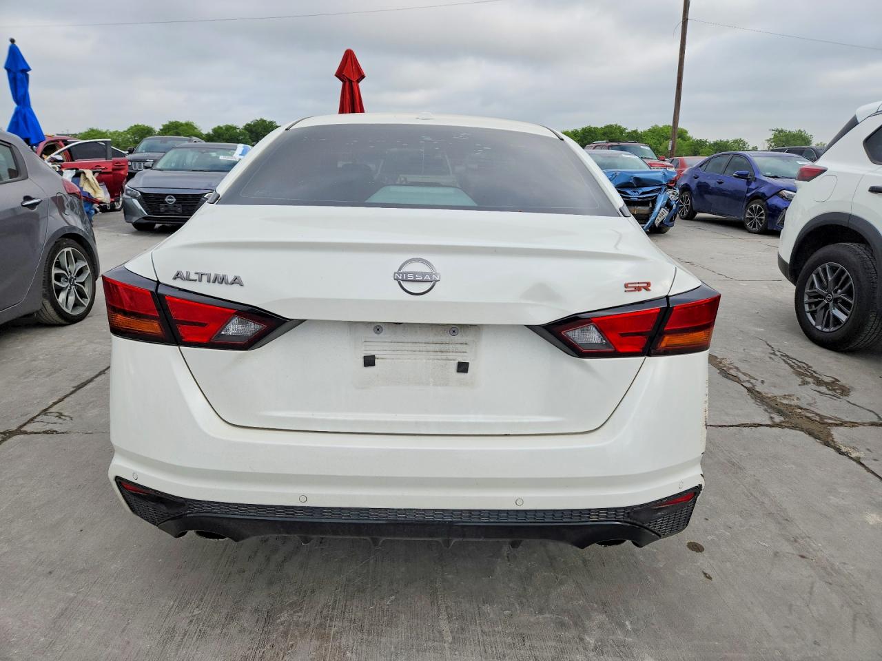 2024 NISSAN ALTIMA 2.5 SR photo 11