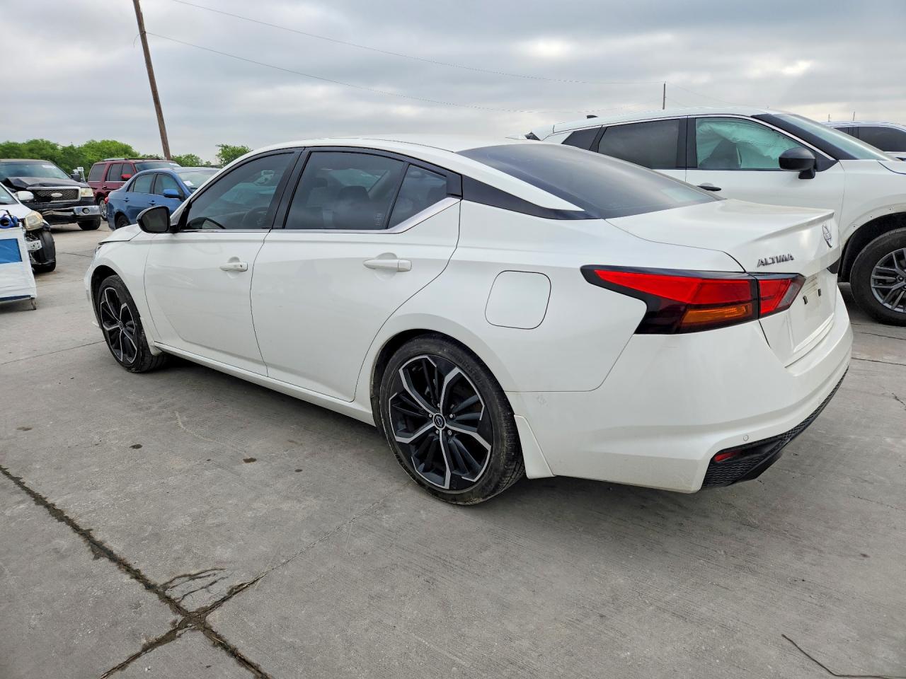 2024 NISSAN ALTIMA 2.5 SR photo 3