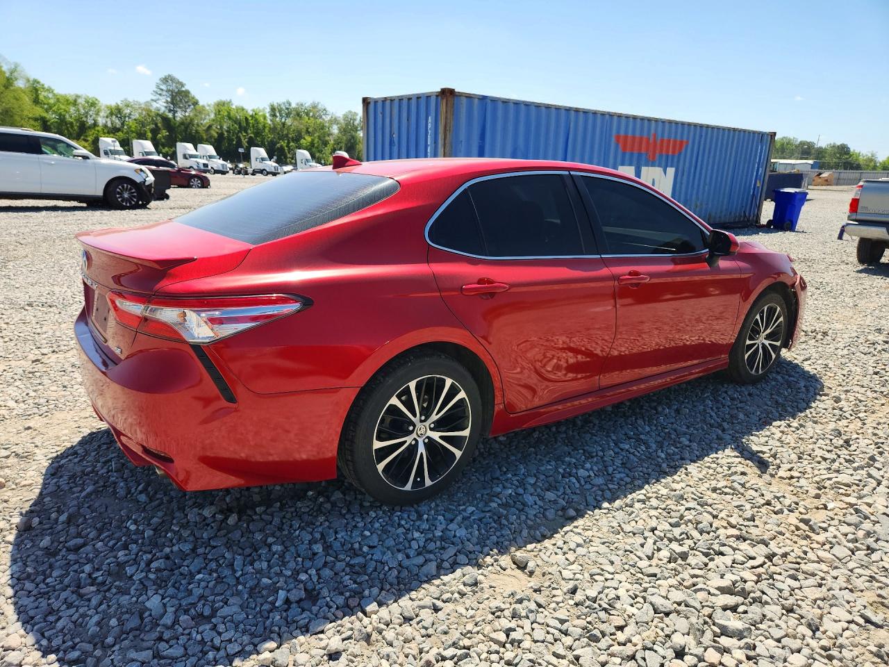2020 TOYOTA CAMRY SE photo 5