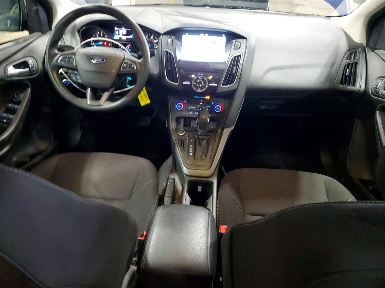 2017 FORD FOCUS SEL photo 15