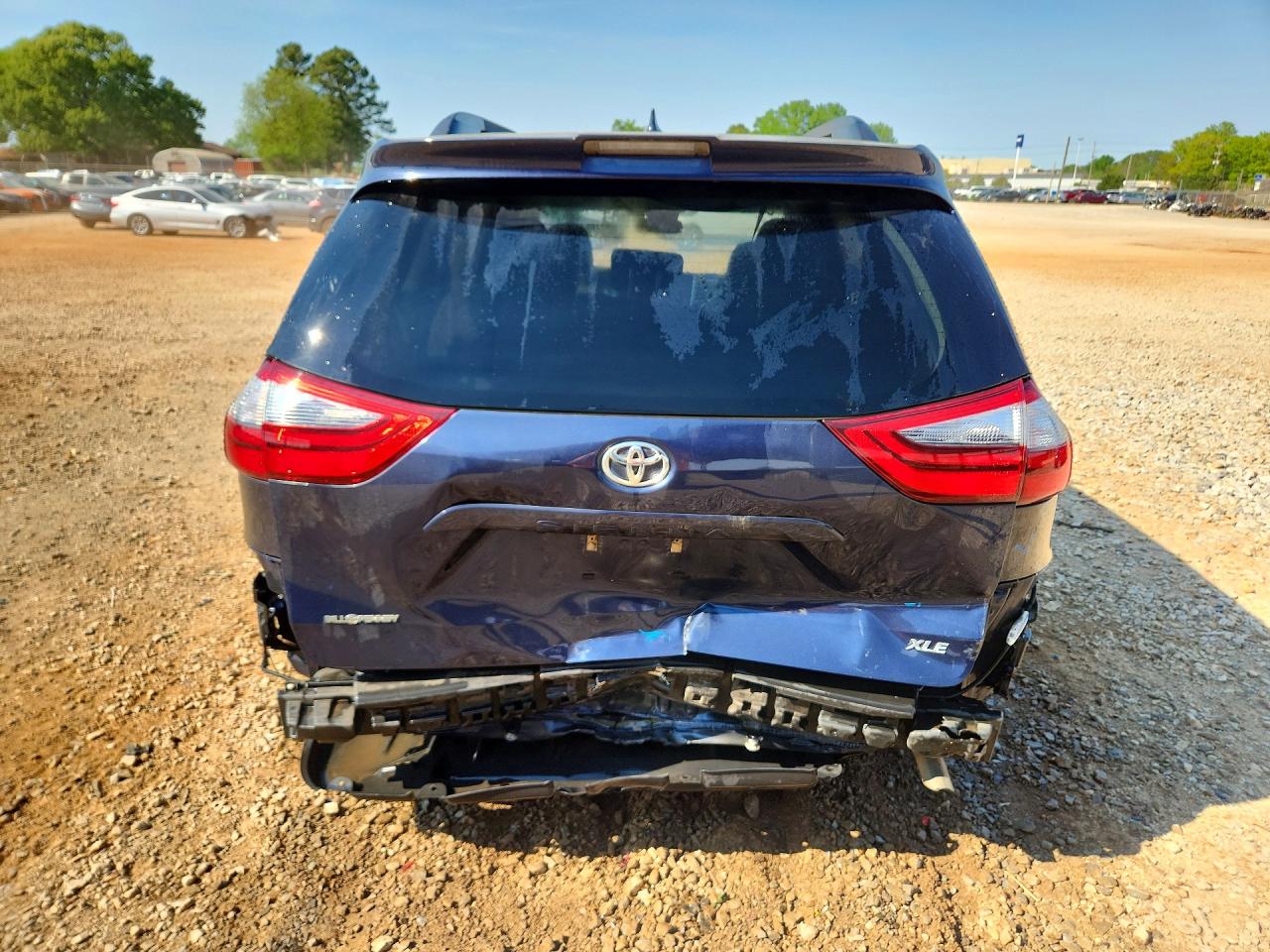 2020 TOYOTA SIENNA XLE PREMIUM 8-PASSENGER photo 6