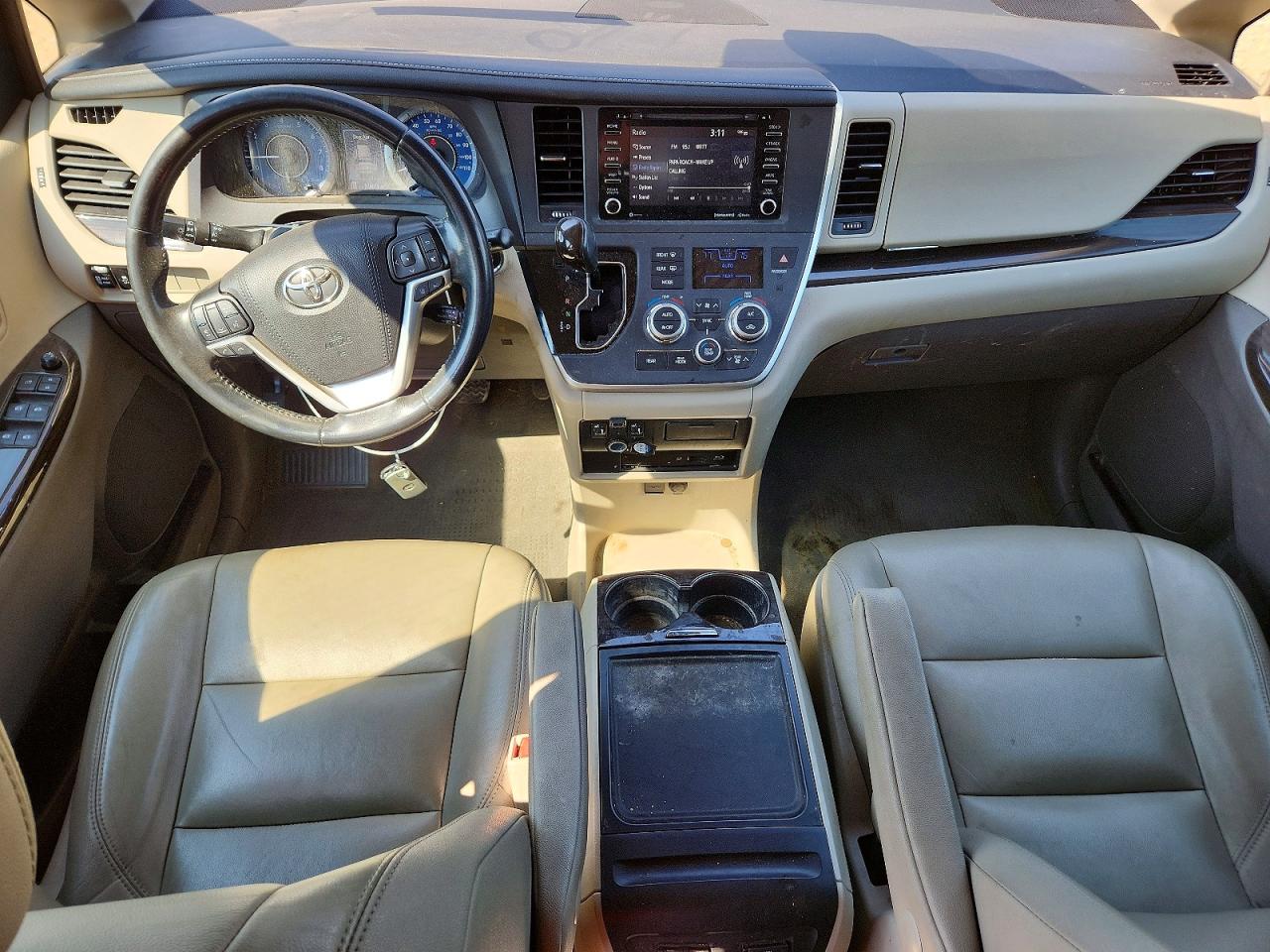 2020 TOYOTA SIENNA XLE PREMIUM 8-PASSENGER photo 8