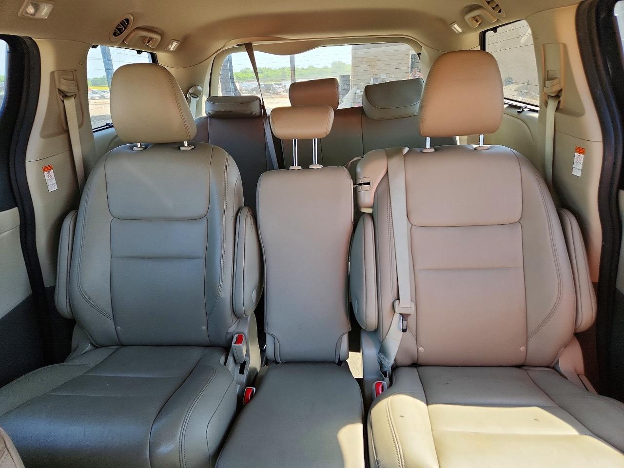 2020 TOYOTA SIENNA XLE PREMIUM 8-PASSENGER photo 10
