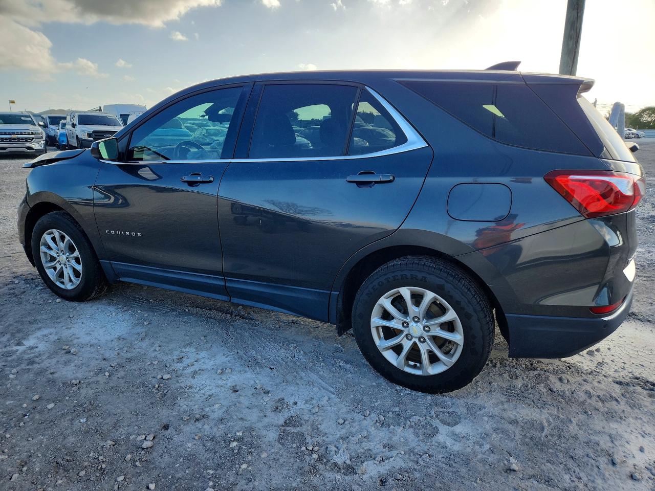 2020 CHEVROLET EQUINOX LT photo 3