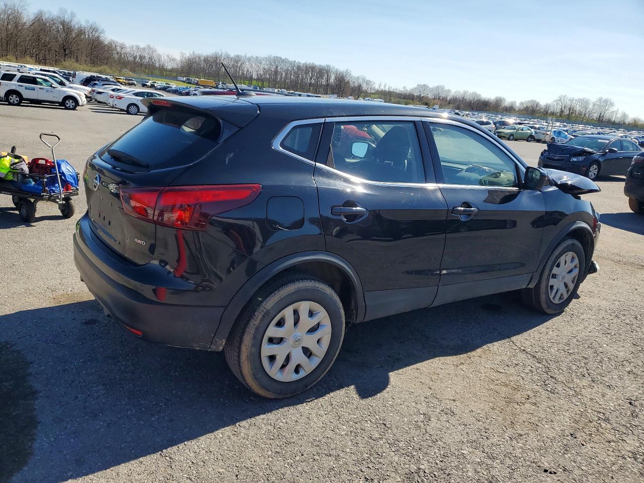 2019 NISSAN ROGUE SPORT S photo 3