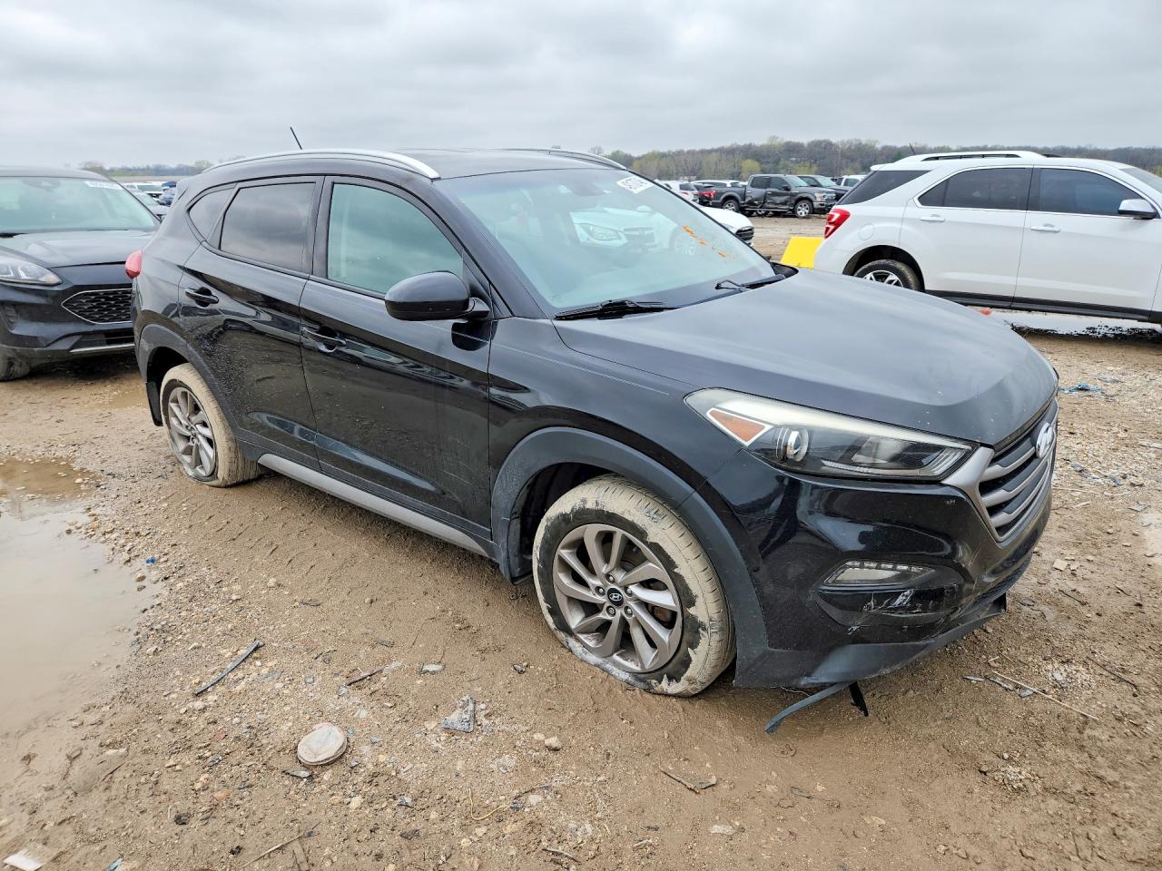 2017 HYUNDAI TUCSON SE photo 4