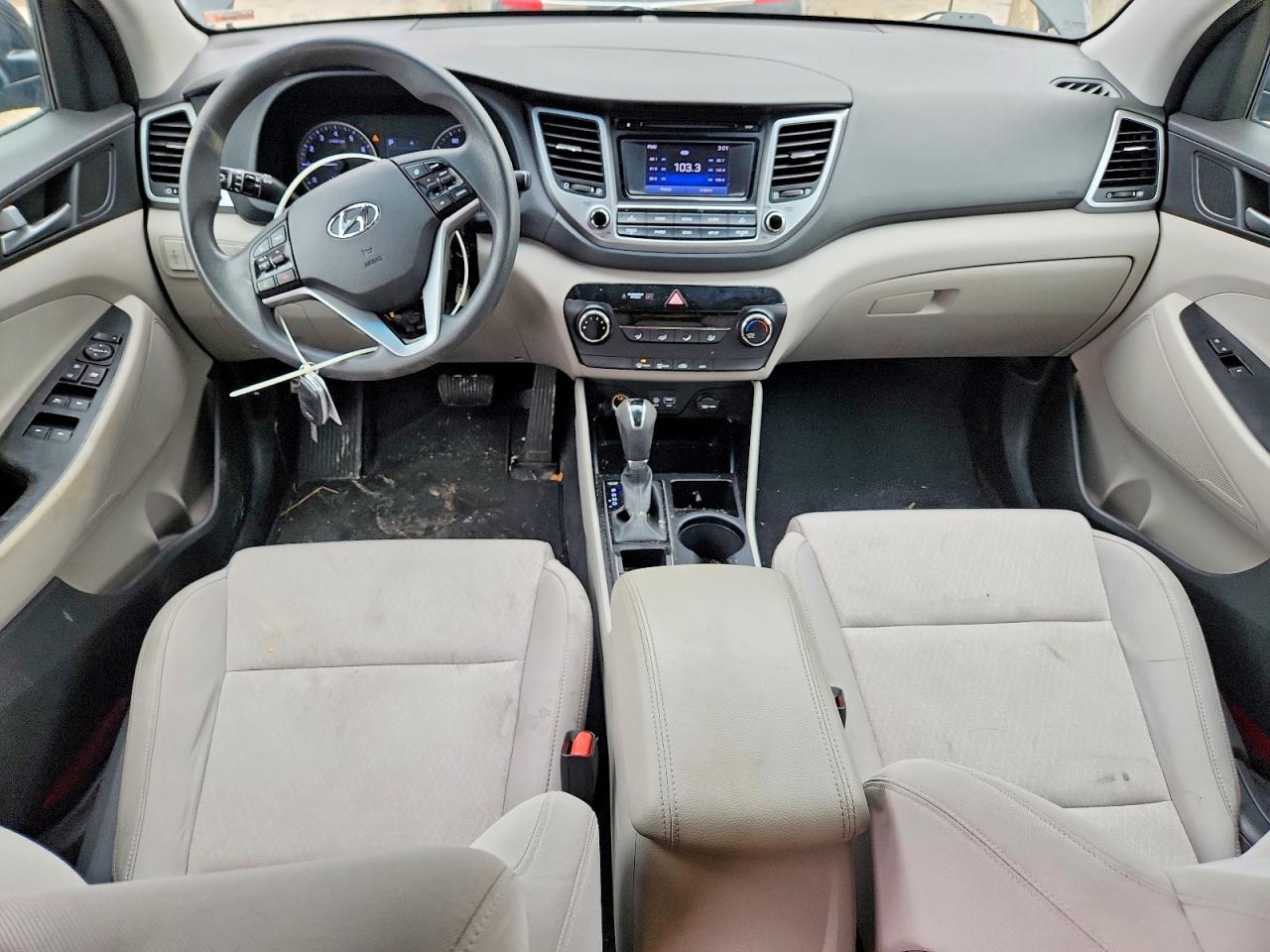 2017 HYUNDAI TUCSON SE photo 8