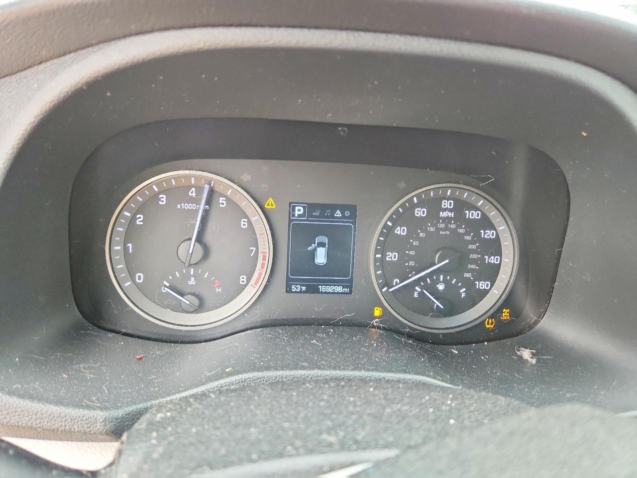 2017 HYUNDAI TUCSON SE photo 9