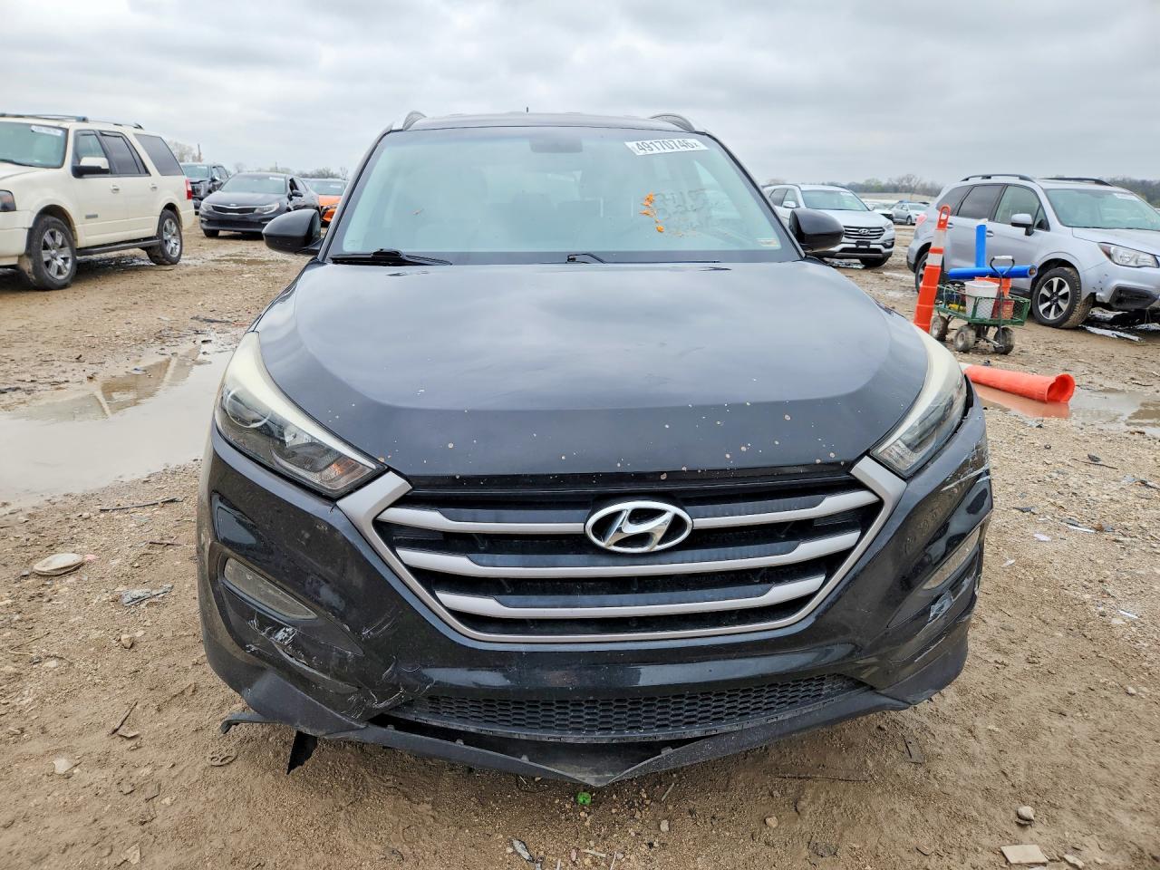2017 HYUNDAI TUCSON SE photo 5