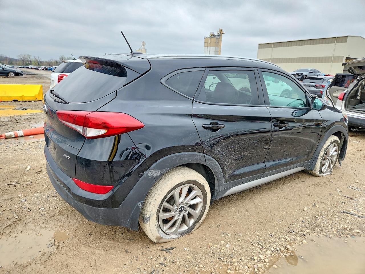 2017 HYUNDAI TUCSON SE photo 3