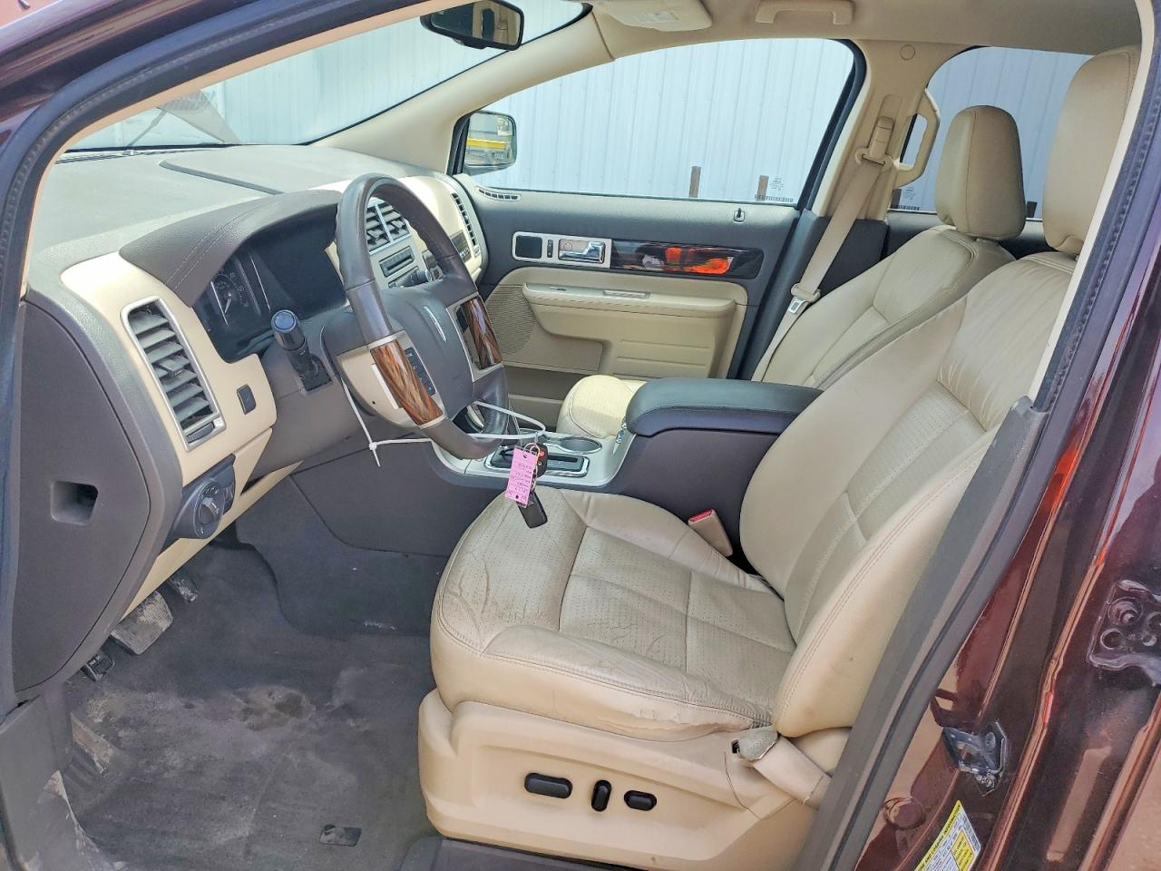 2010 LINCOLN TOWNHOUSE MKX photo 13
