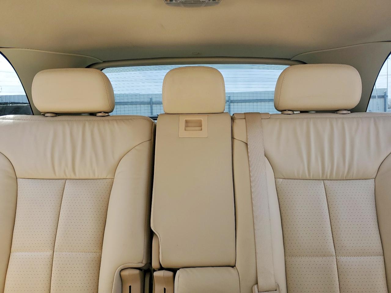 2010 LINCOLN TOWNHOUSE MKX photo 19