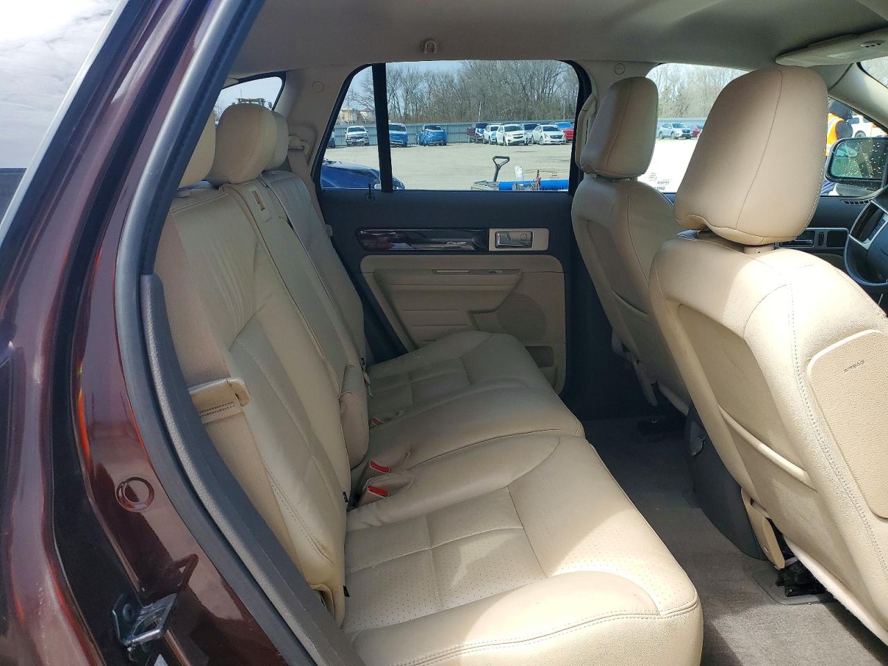 2010 LINCOLN TOWNHOUSE MKX photo 21