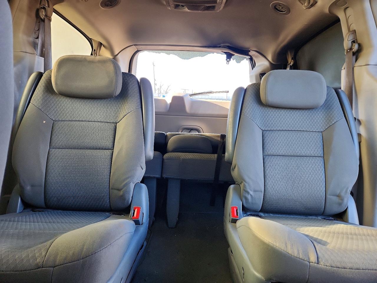 2010 CHRYSLER TOWN & COUNTRY TOURING photo 19