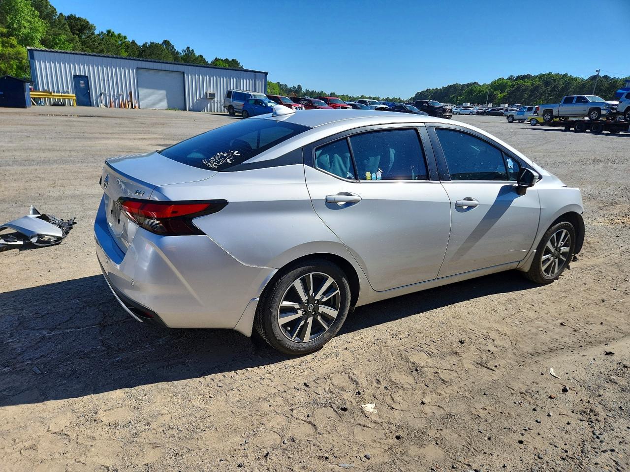 2021 NISSAN VERSA SV photo 5