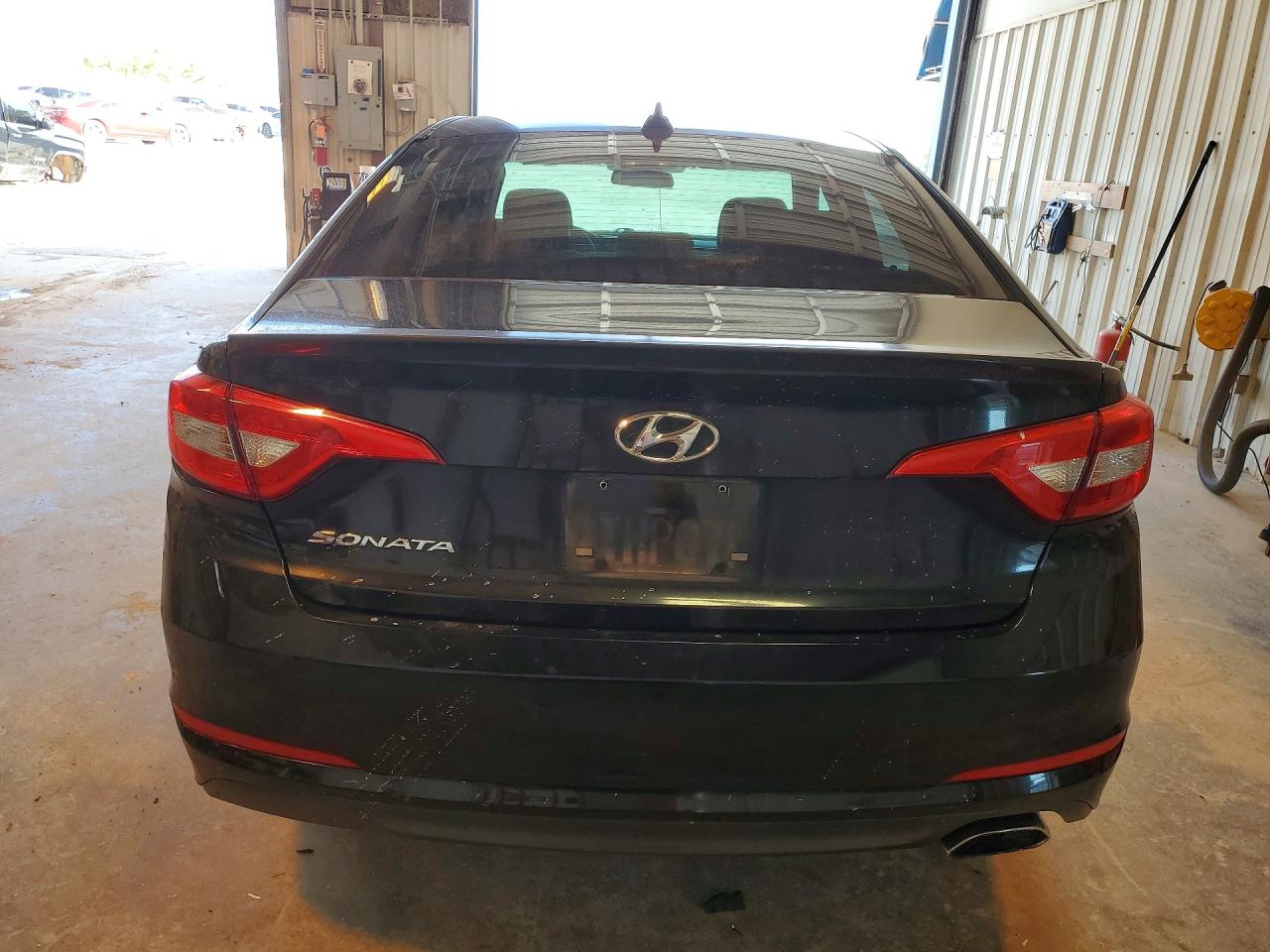 2015 HYUNDAI SONATA SE photo 11