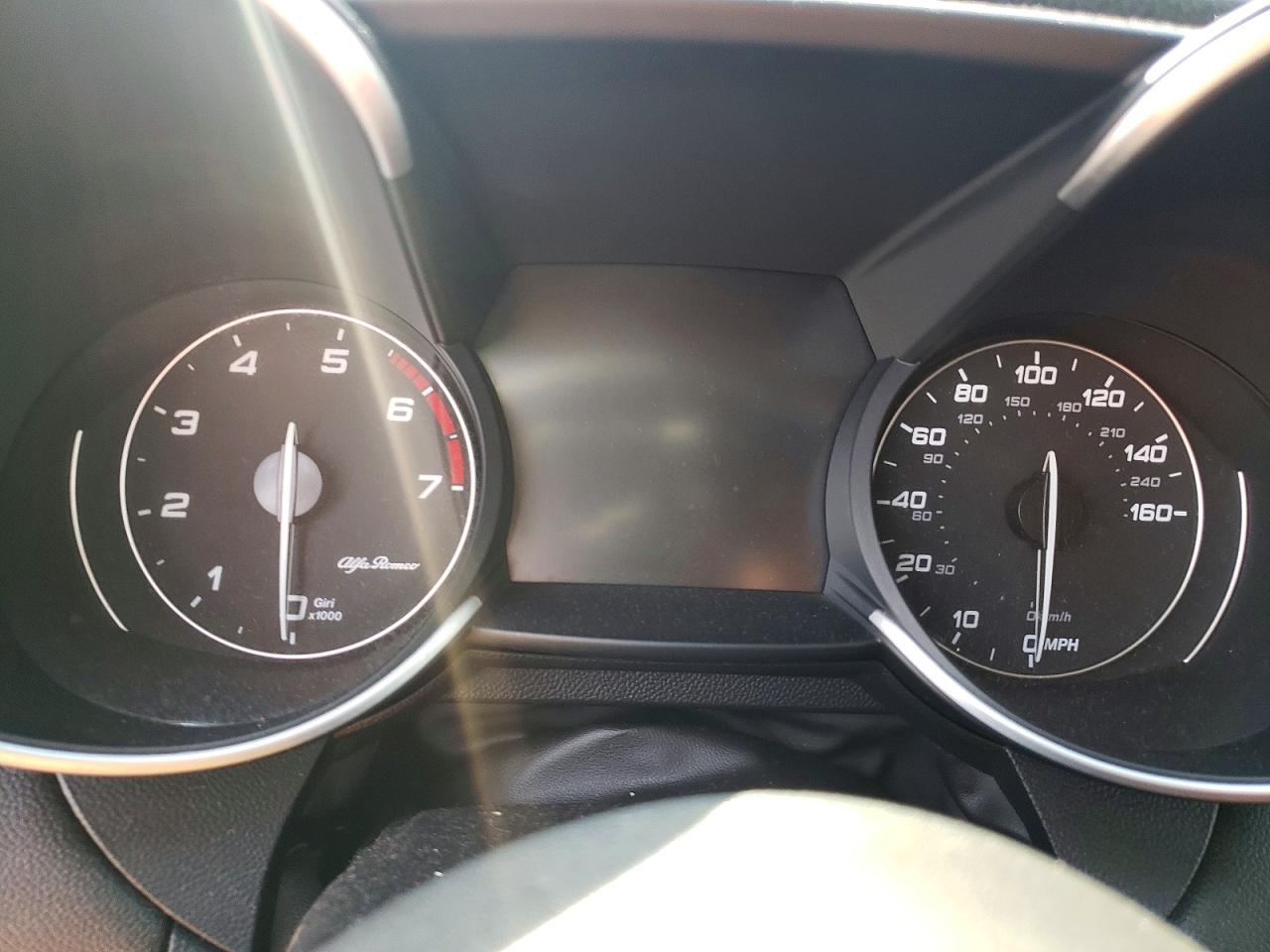 2019 ALFA ROMEO GIULIA TI photo 17
