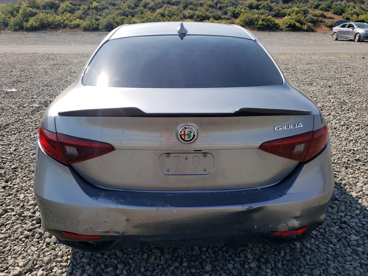 2019 ALFA ROMEO GIULIA TI photo 11