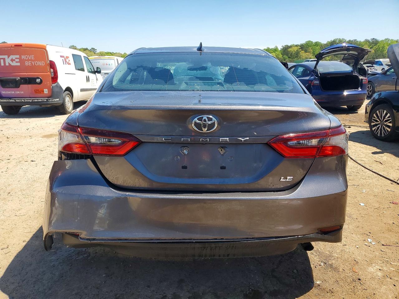 2024 TOYOTA CAMRY LE photo 6