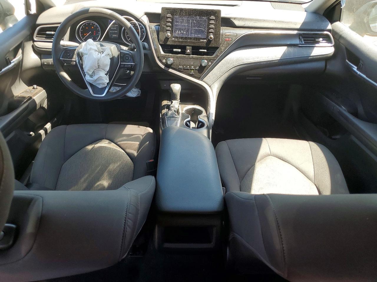 2024 TOYOTA CAMRY LE photo 8