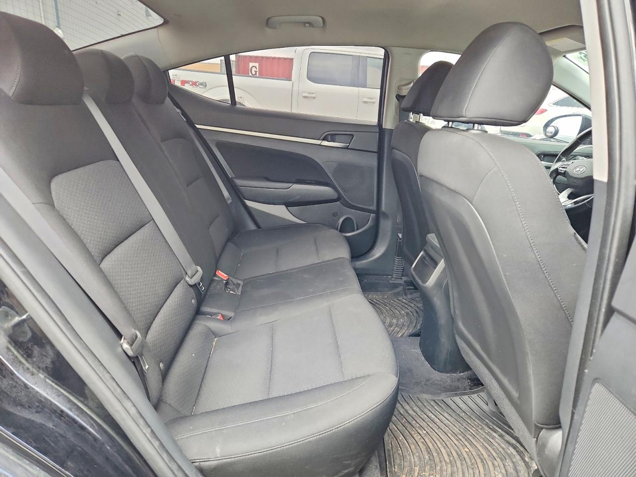 2019 HYUNDAI ELANTRA SE photo 28