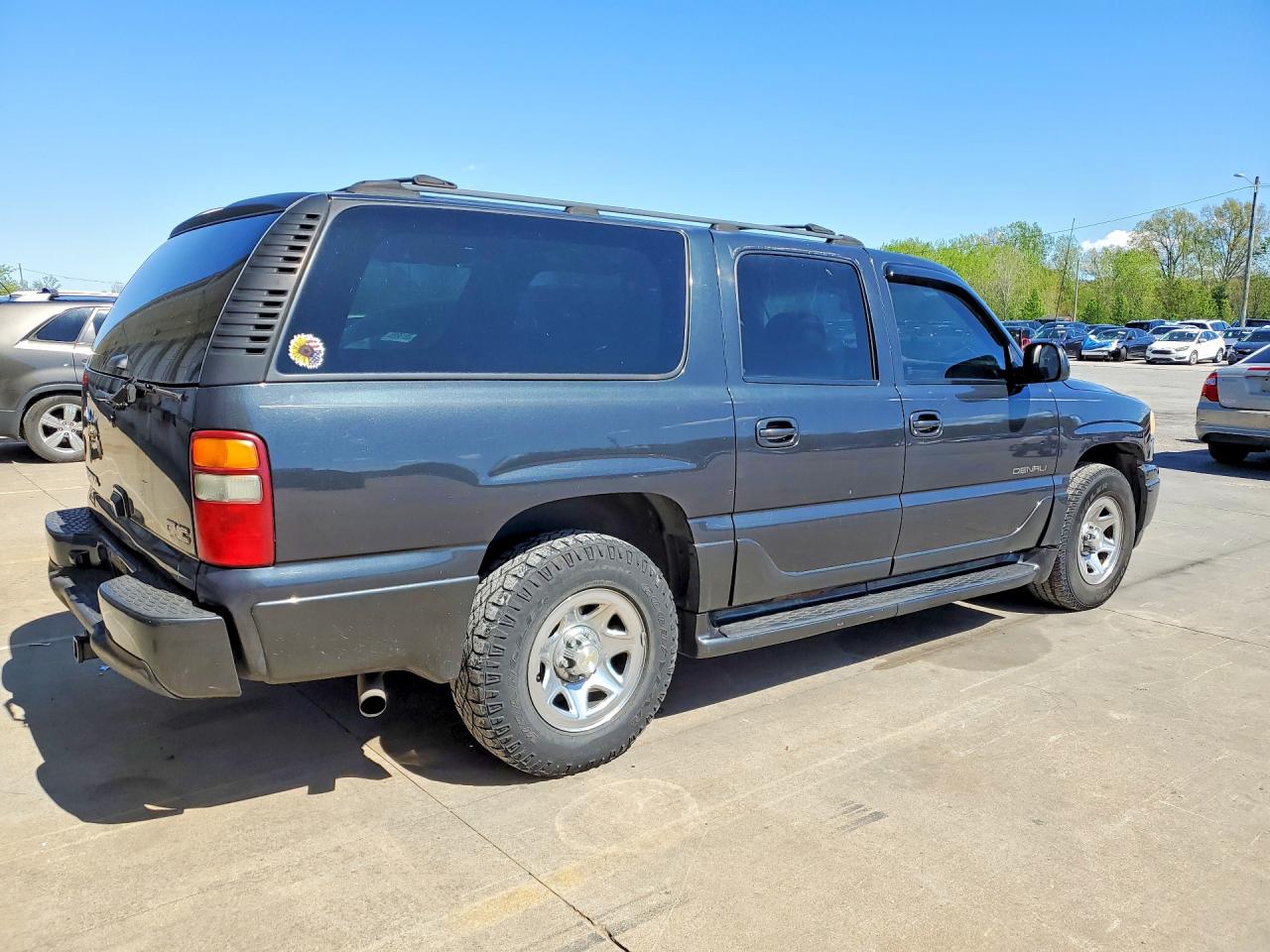 2003 GMC YUKON XL DENALI photo 7