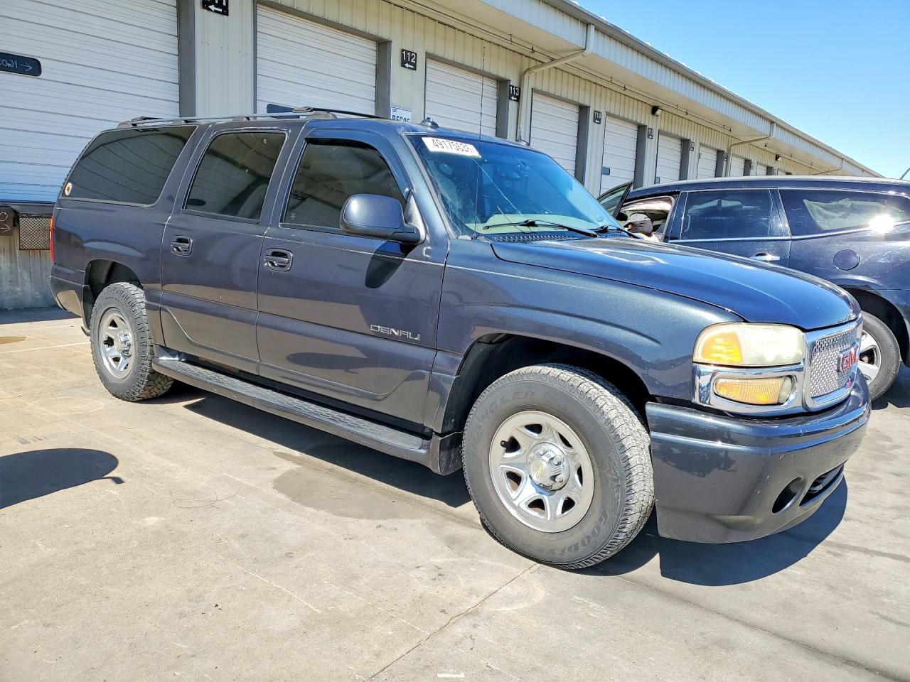 2003 GMC YUKON XL DENALI photo 10