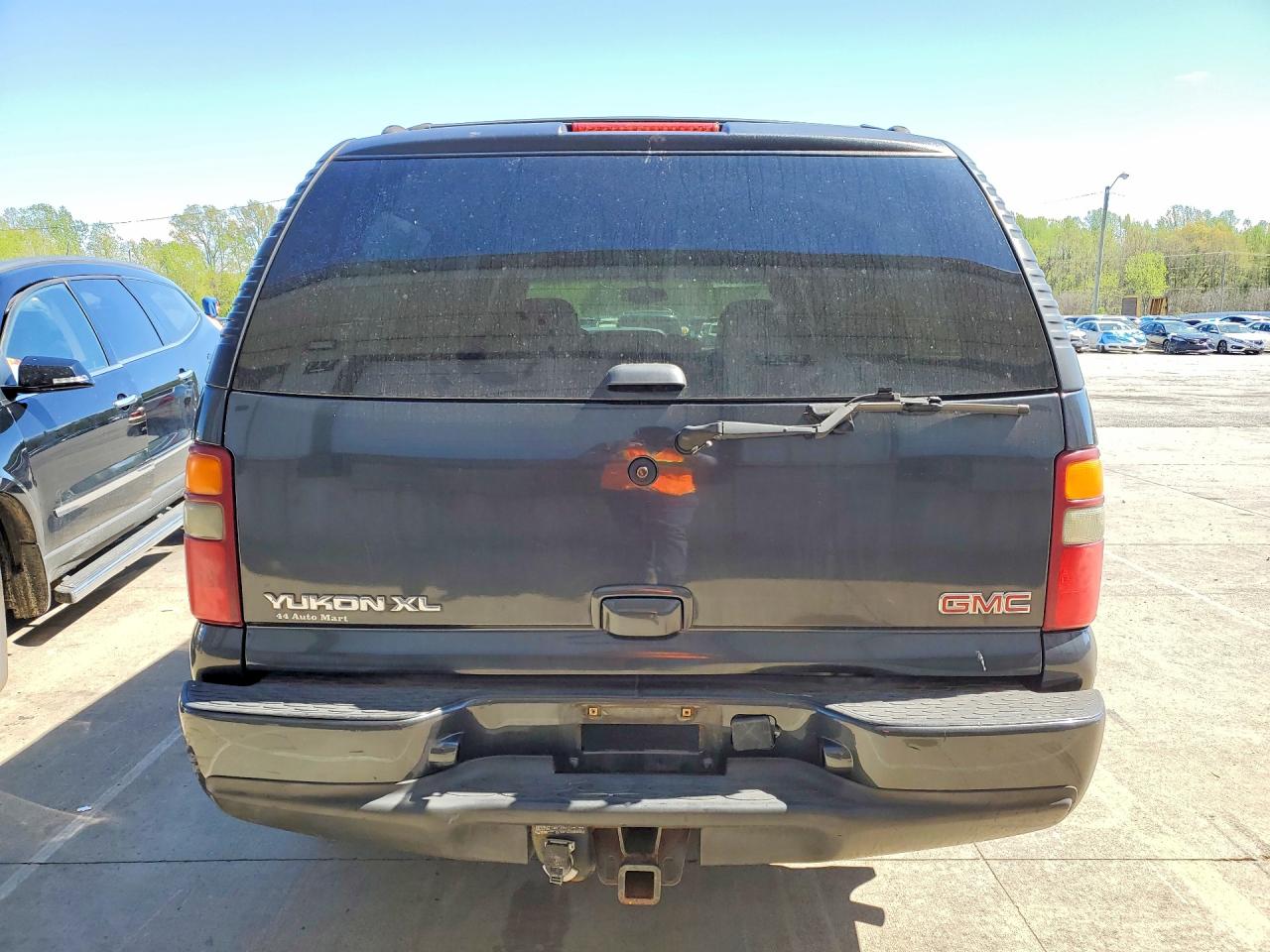 2003 GMC YUKON XL DENALI photo 16
