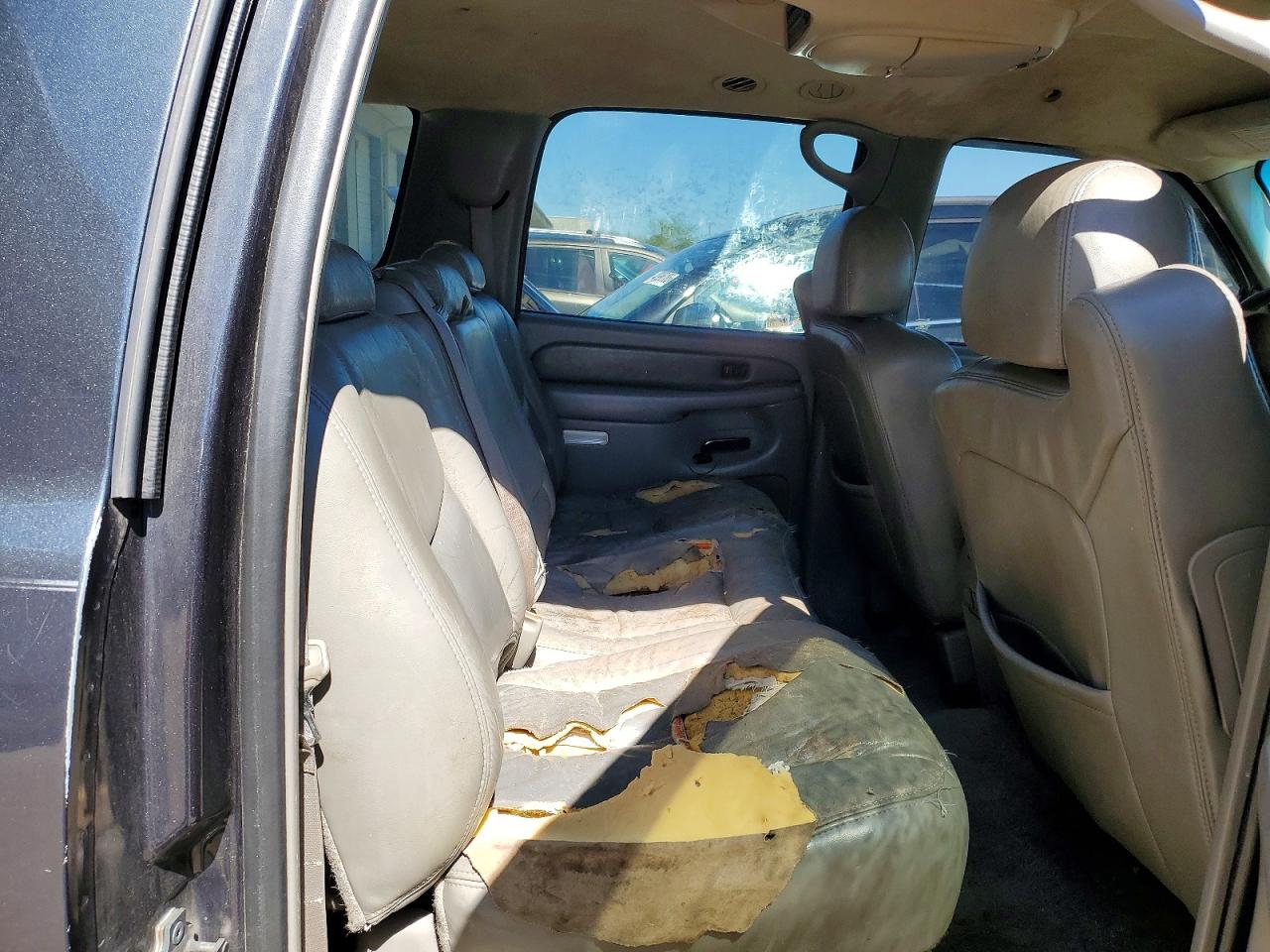 2003 GMC YUKON XL DENALI photo 31