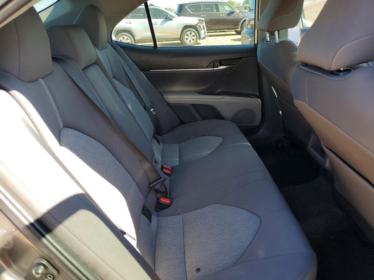 2022 TOYOTA CAMRY LE photo 19