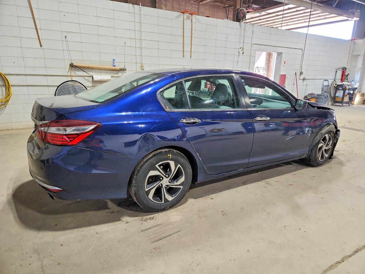 2017 HONDA ACCORD LX photo 5