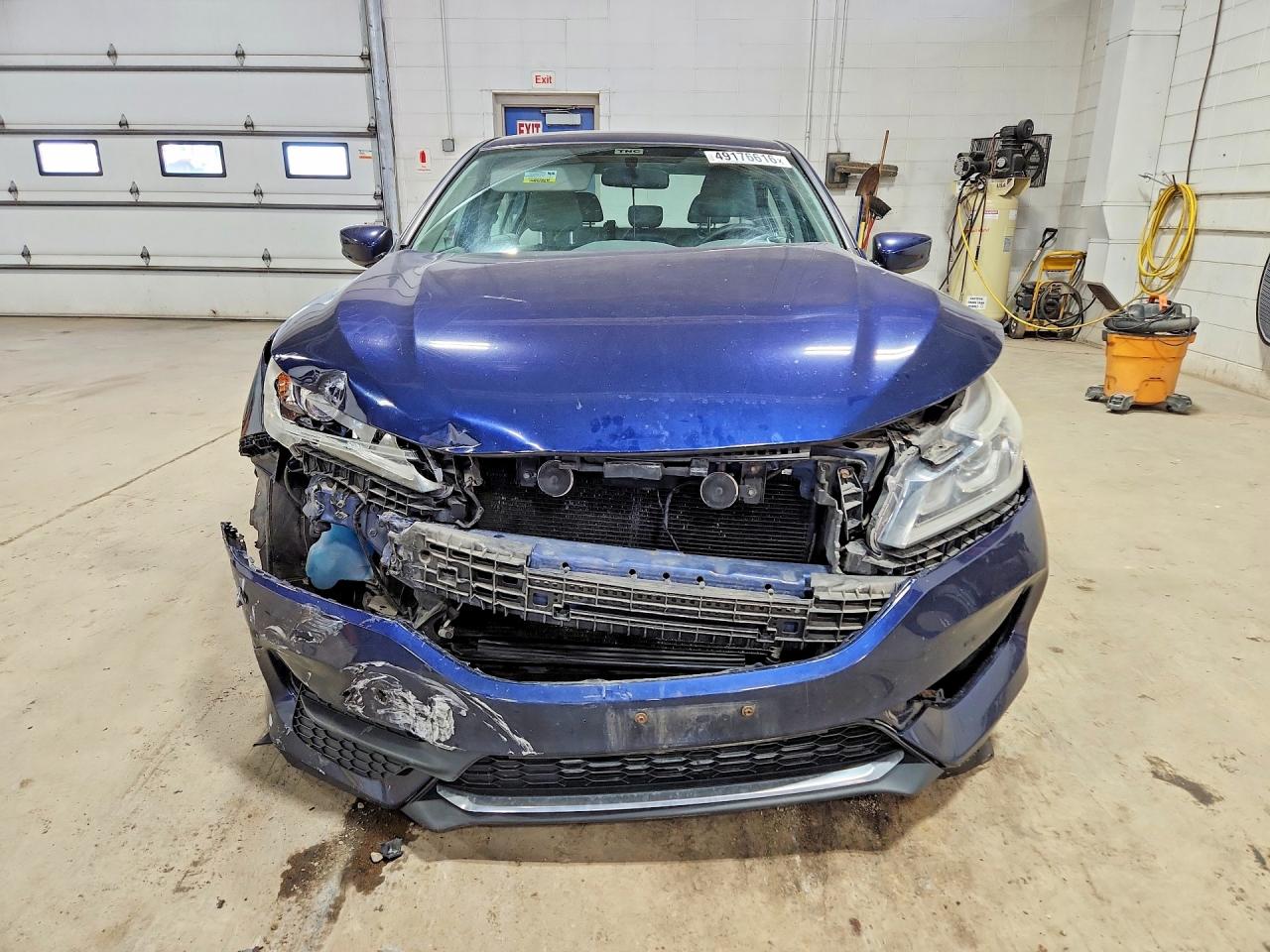 2017 HONDA ACCORD LX photo 9