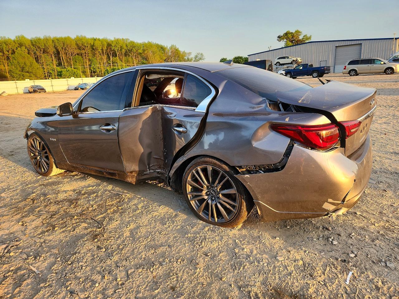 2018 INFINITI Q50 RED SPORT 400 photo 3