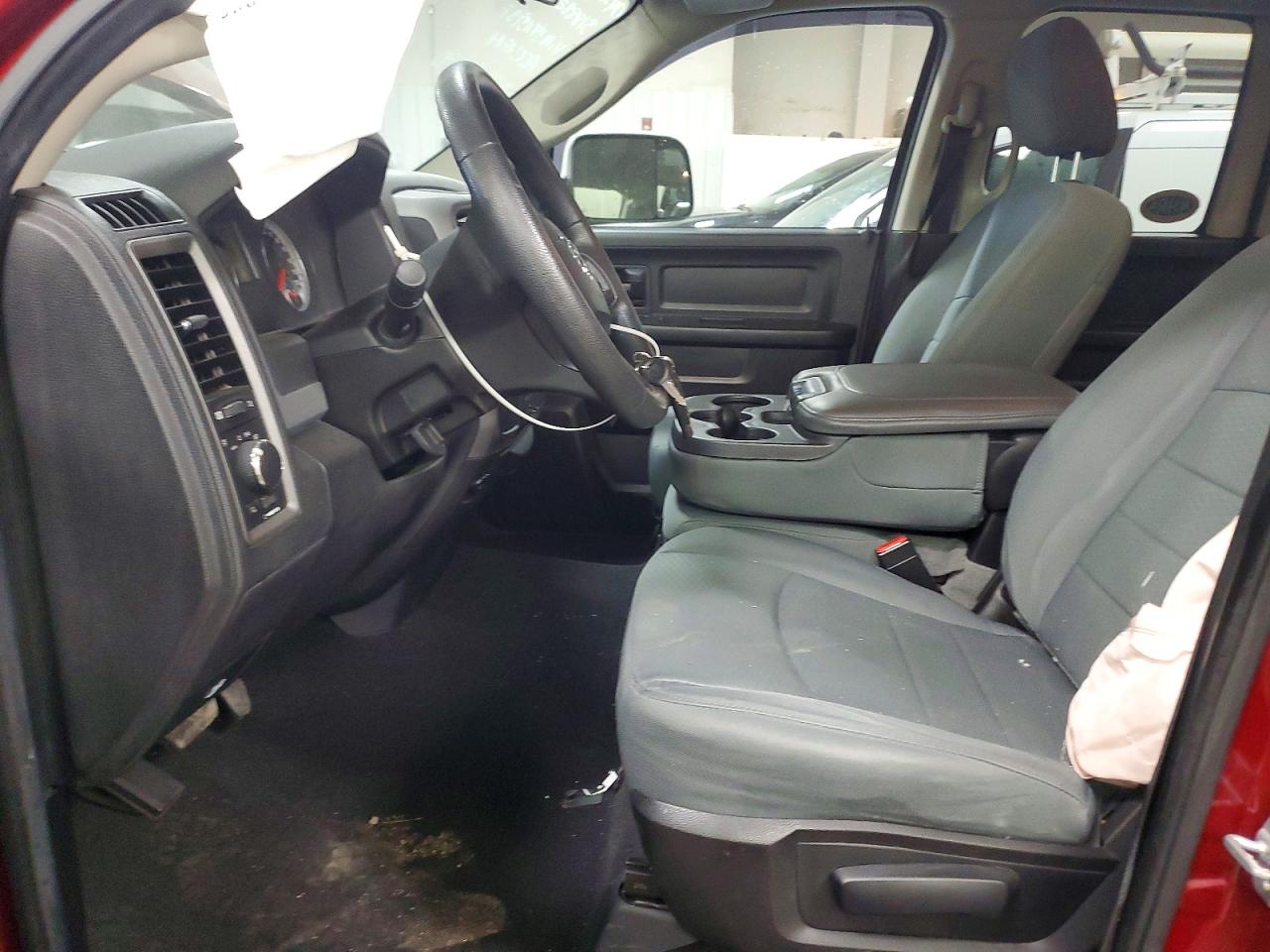 2014 RAM 1500 ST photo 13
