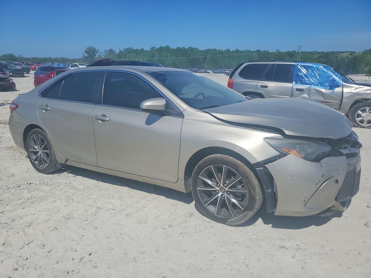 2015 TOYOTA CAMRY XSE V6 photo 4